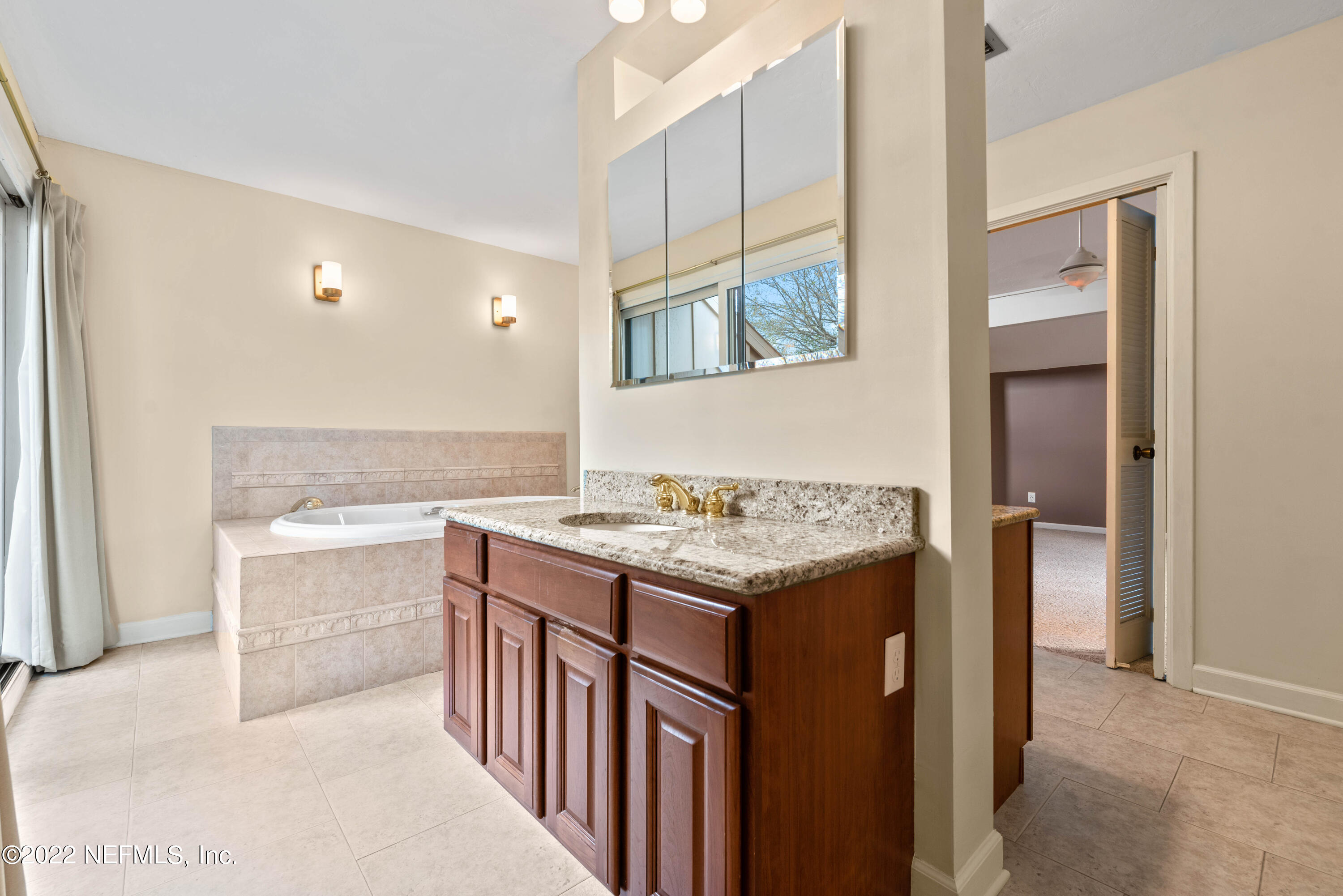 8013 Pine Lake Road Jacksonville, FL 32256 - Photo 26 of 43 Owner's Bathroom