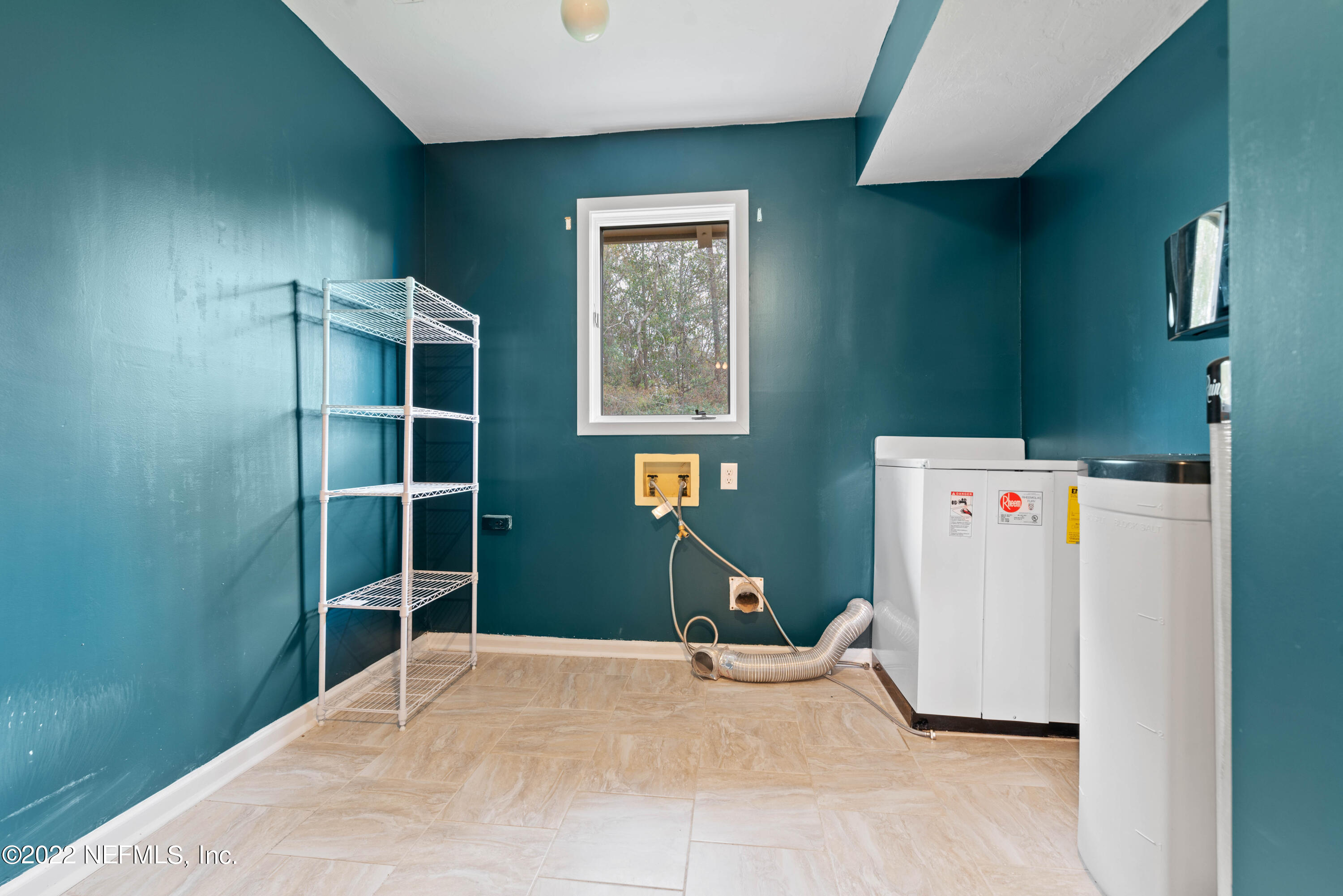8013 Pine Lake Road Jacksonville, FL 32256 - Photo 32 of 43 Laundry