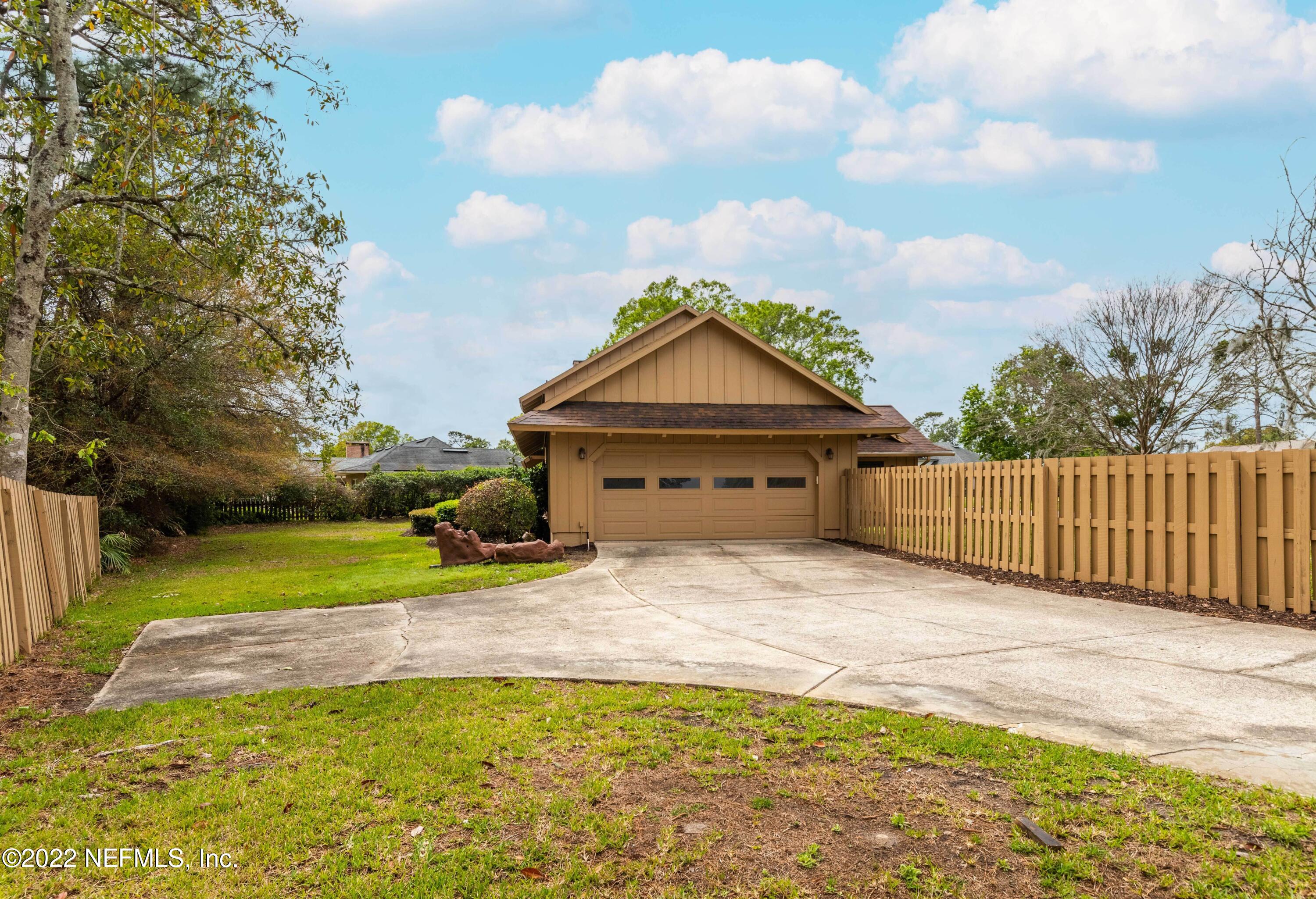 8013 Pine Lake Road Jacksonville, FL 32256 - Photo 40 of 43 Driveway