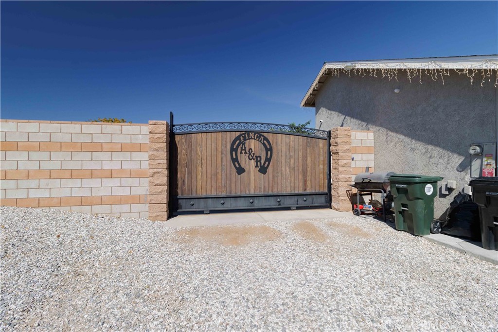 12040 Jade Road Victorville, CA 92392 - Photo 15 of 74 Gallery Image 15