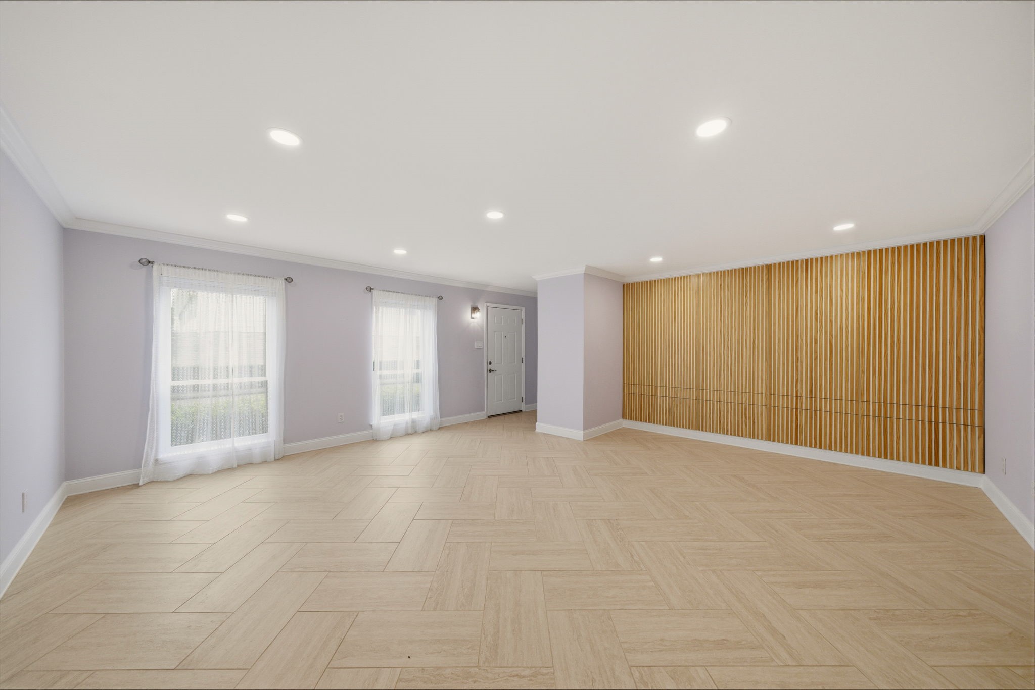 6452 Burgoyne Road, Unit 100 Houston, TX 77057 - Photo 3 of 44 a view of an empty room with a window