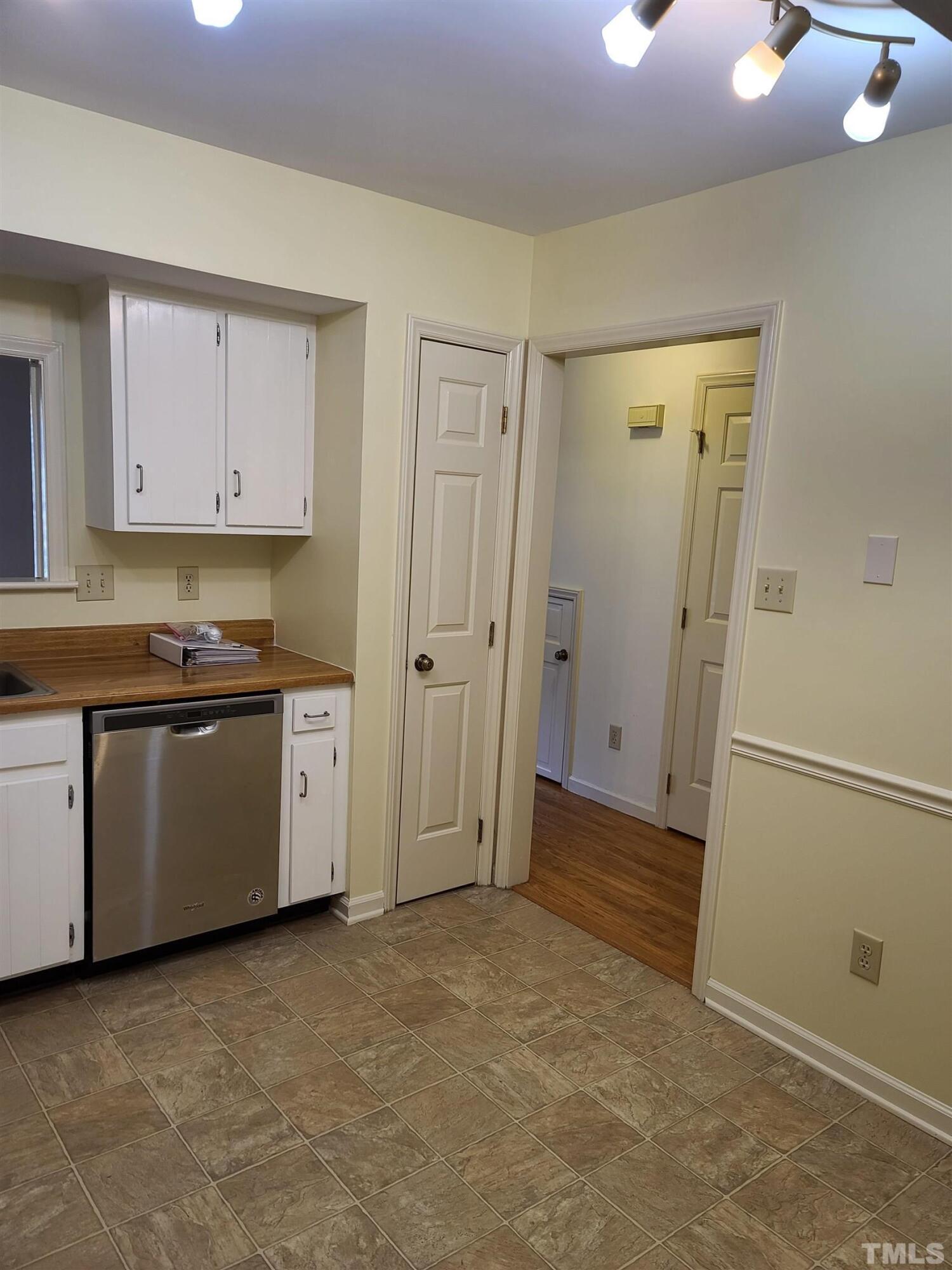 6416 Meadow View Drive Raleigh, NC 27609 - Photo 29 of 55