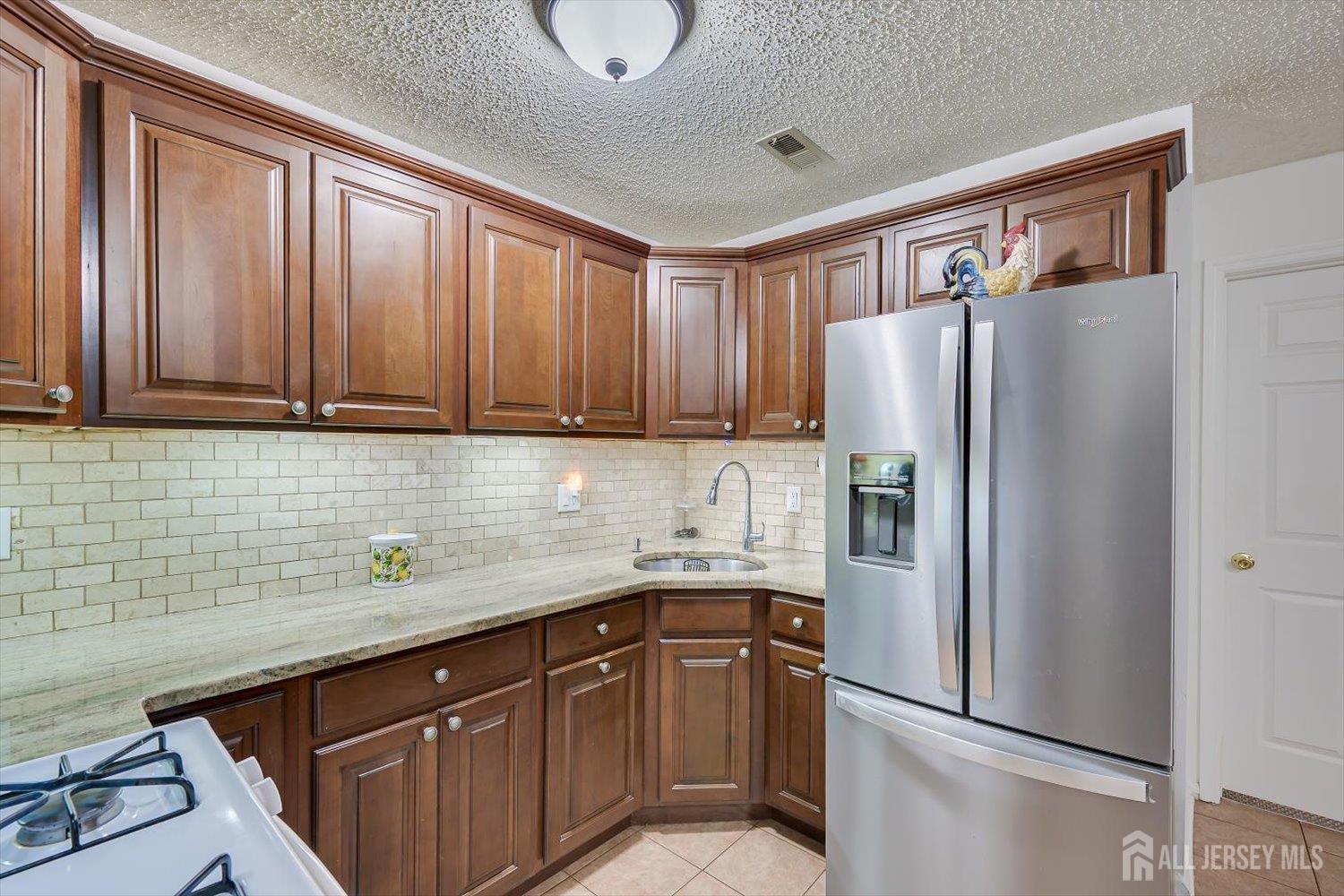 150 Prestwick Way Edison, NJ 08820 - Photo 13 of 23