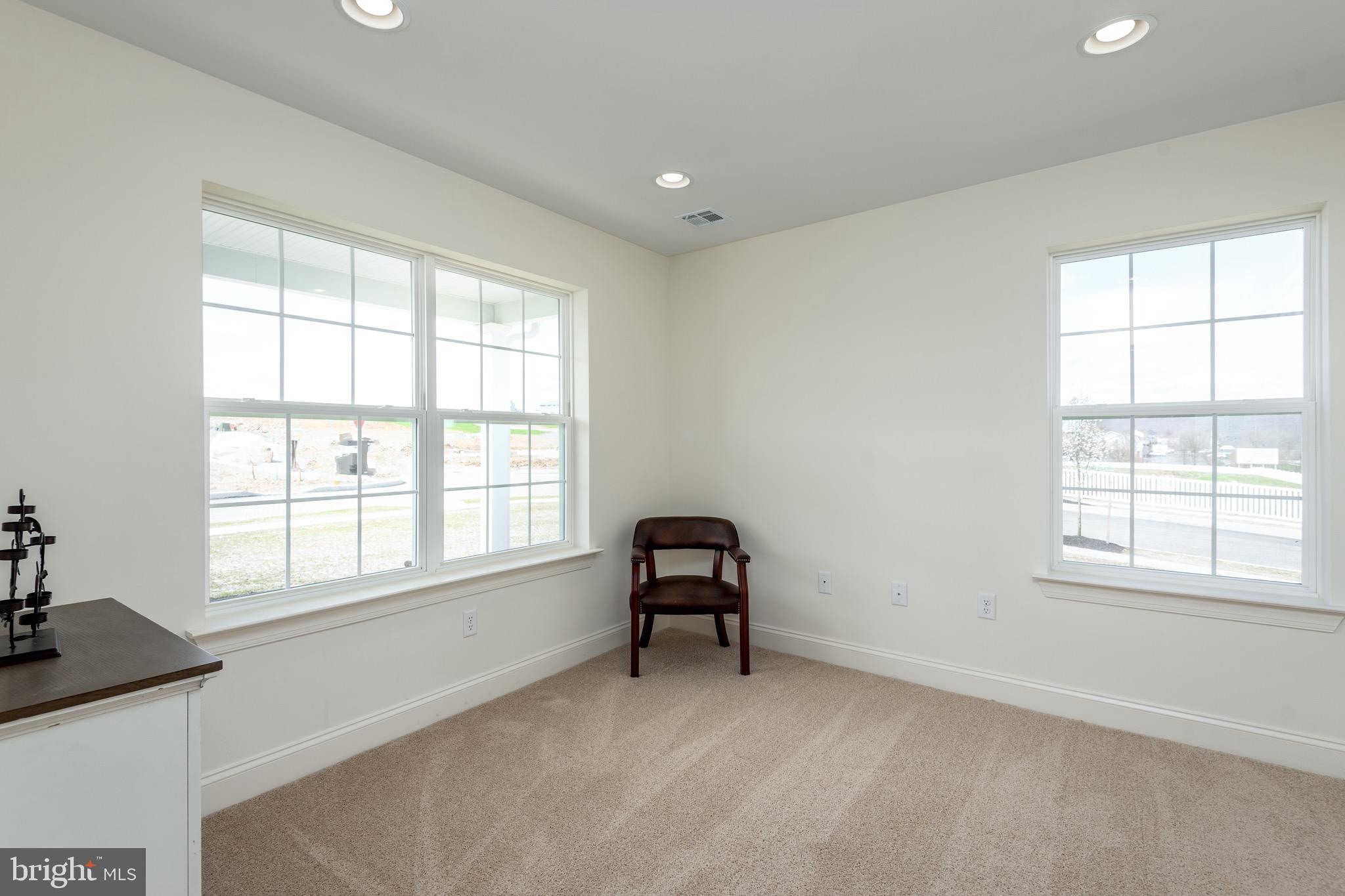 126 Eagle Road Dillsburg, PA 17019 - Photo 18 of 40 1st floor den