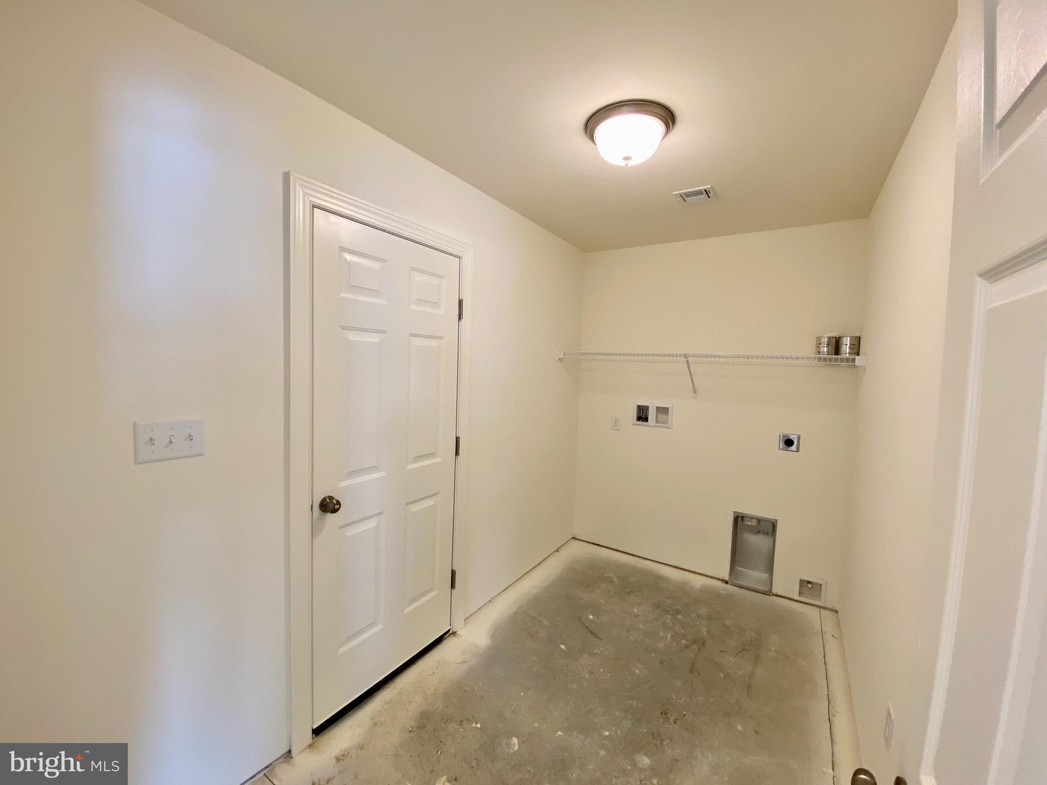 126 Eagle Road Dillsburg, PA 17019 - Photo 31 of 40 oversized mudroom and laundry