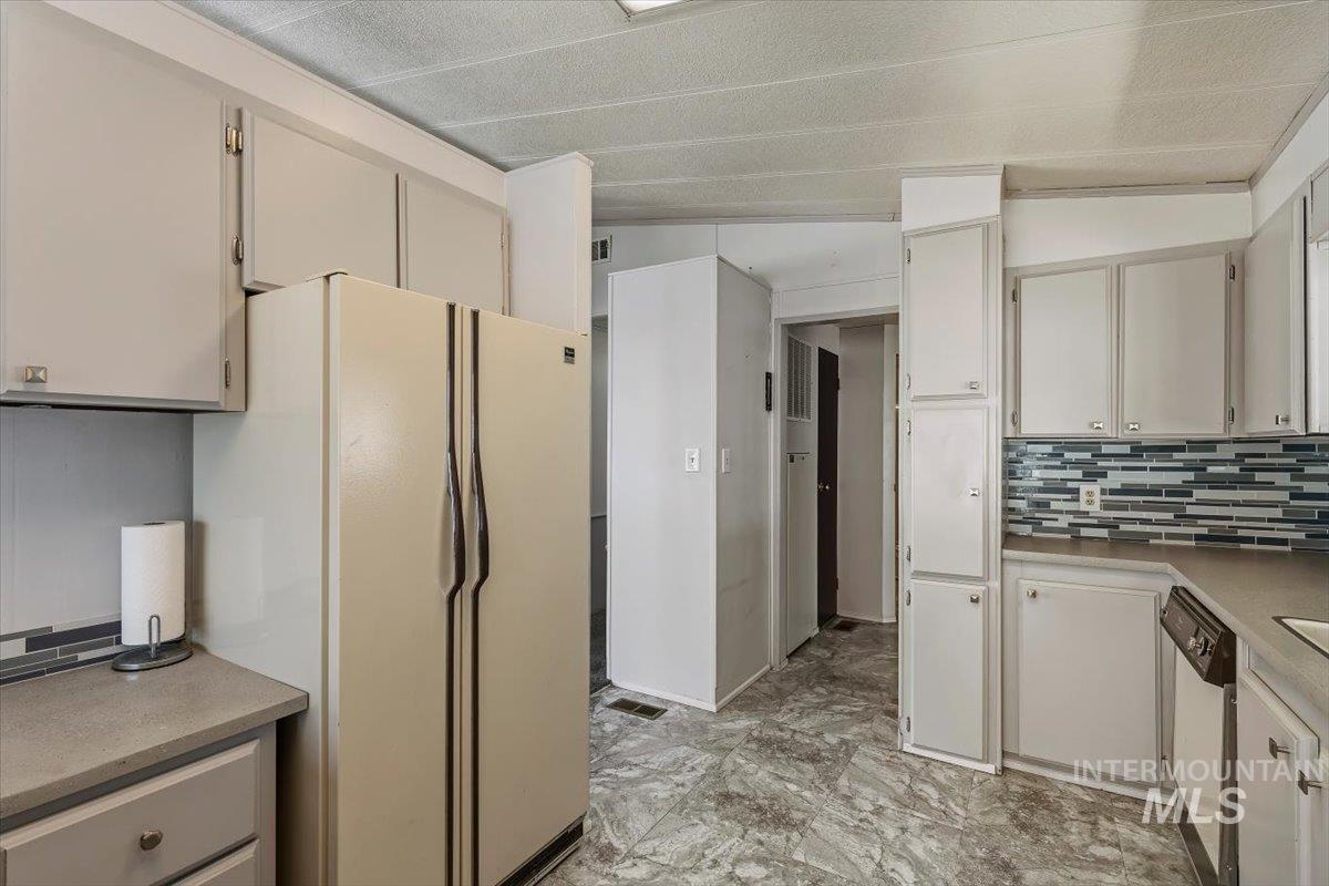 9390 Ustick Road, Unit 31 Boise, ID 83704 - Photo 6 of 22