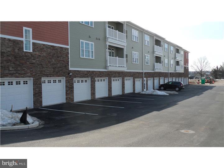 756 Street Road, Unit 7 Southampton, PA 18966 - Photo 11 of 21 Garage