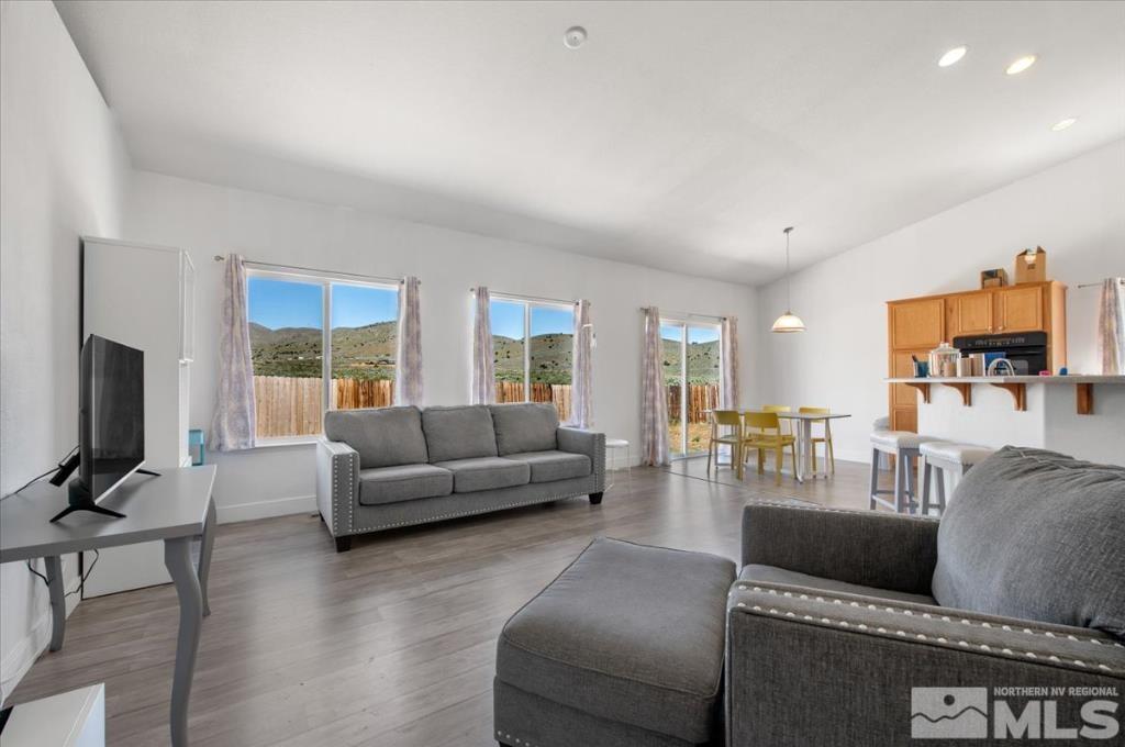 20998 Gunnison Court Reno, NV 89508 - Photo 7 of 33 Photo 7