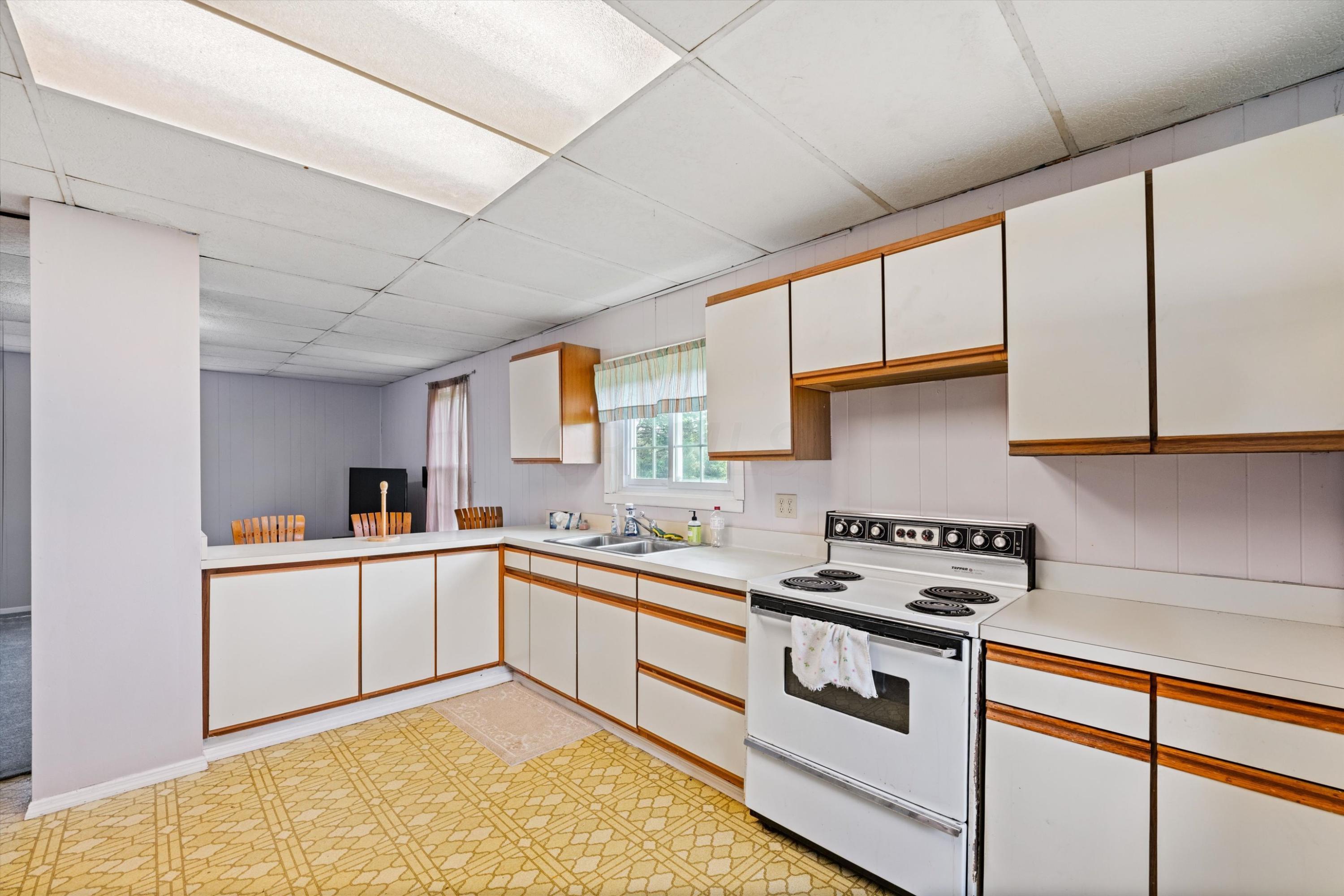 3654 Liberty Road Delaware, OH 43015 - Photo 7 of 34 Gallery Image 7