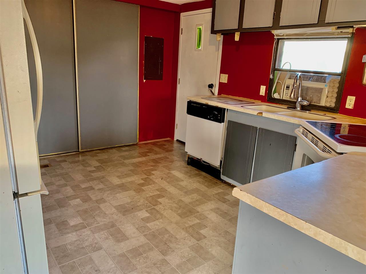 3920 East Center Road, Unit 2 Mead, WA 99021 - Photo 8 of 17
