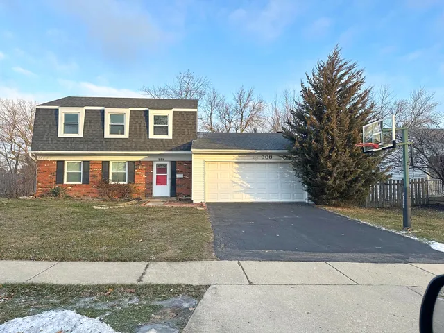 $3,000 | 908 Parker Drive, Schaumburg, IL 60169