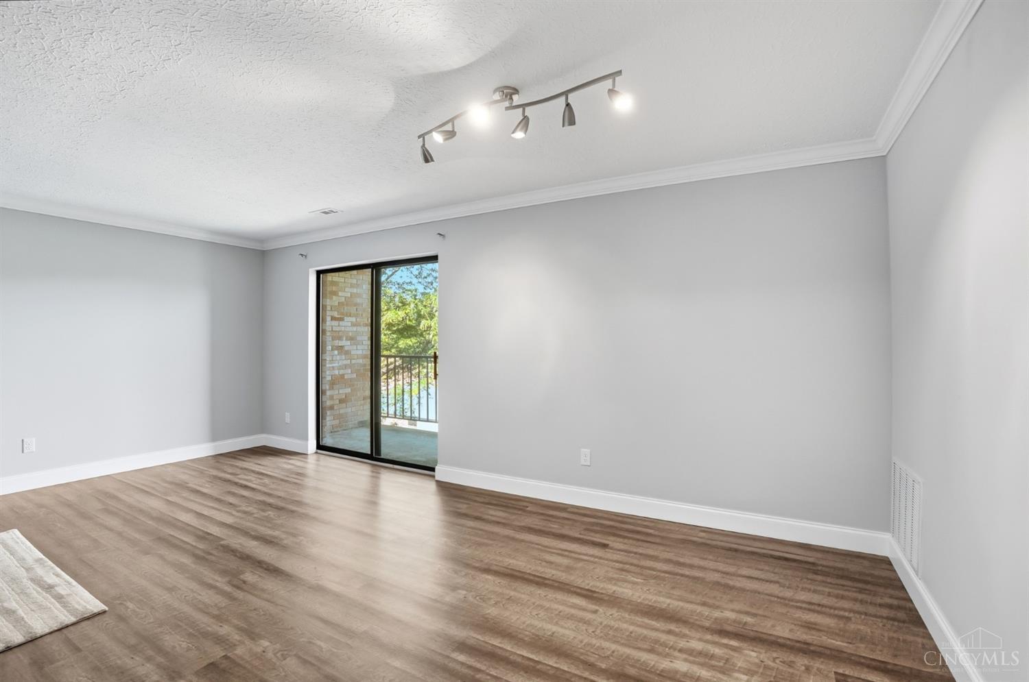 4274 Paul Road, Unit 27 Cincinnati, OH 45238 - Photo 10 of 39