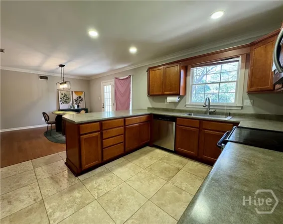 $2,300 | 12406 Largo Drive, Savannah, GA 31419