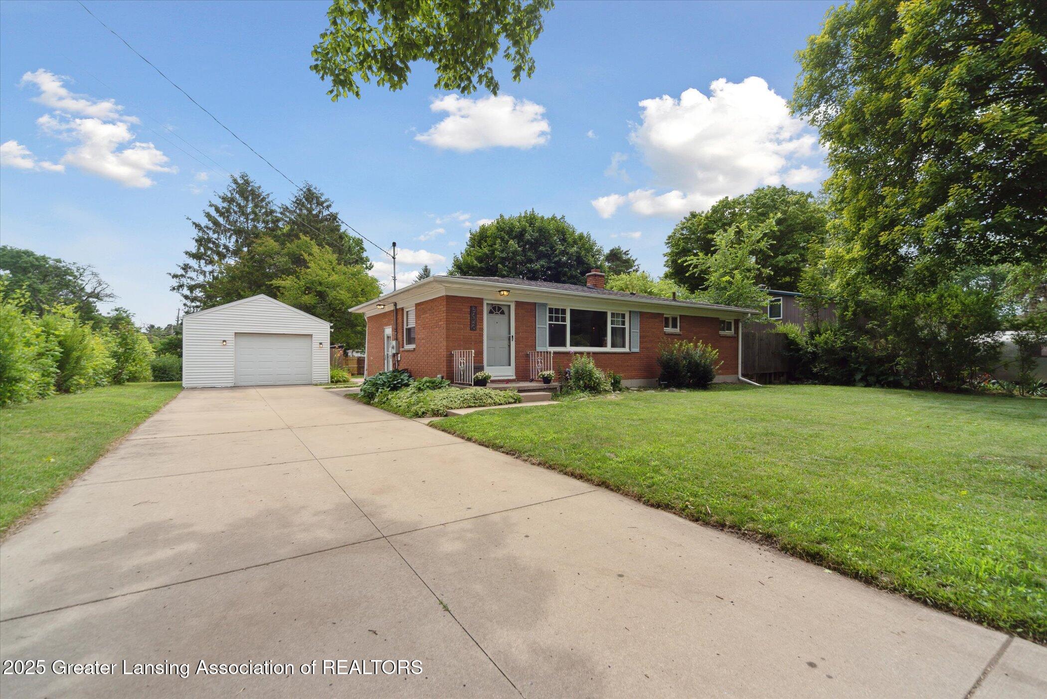 02-5626-Hallendale-Rd-Haslett-MI-48840-W