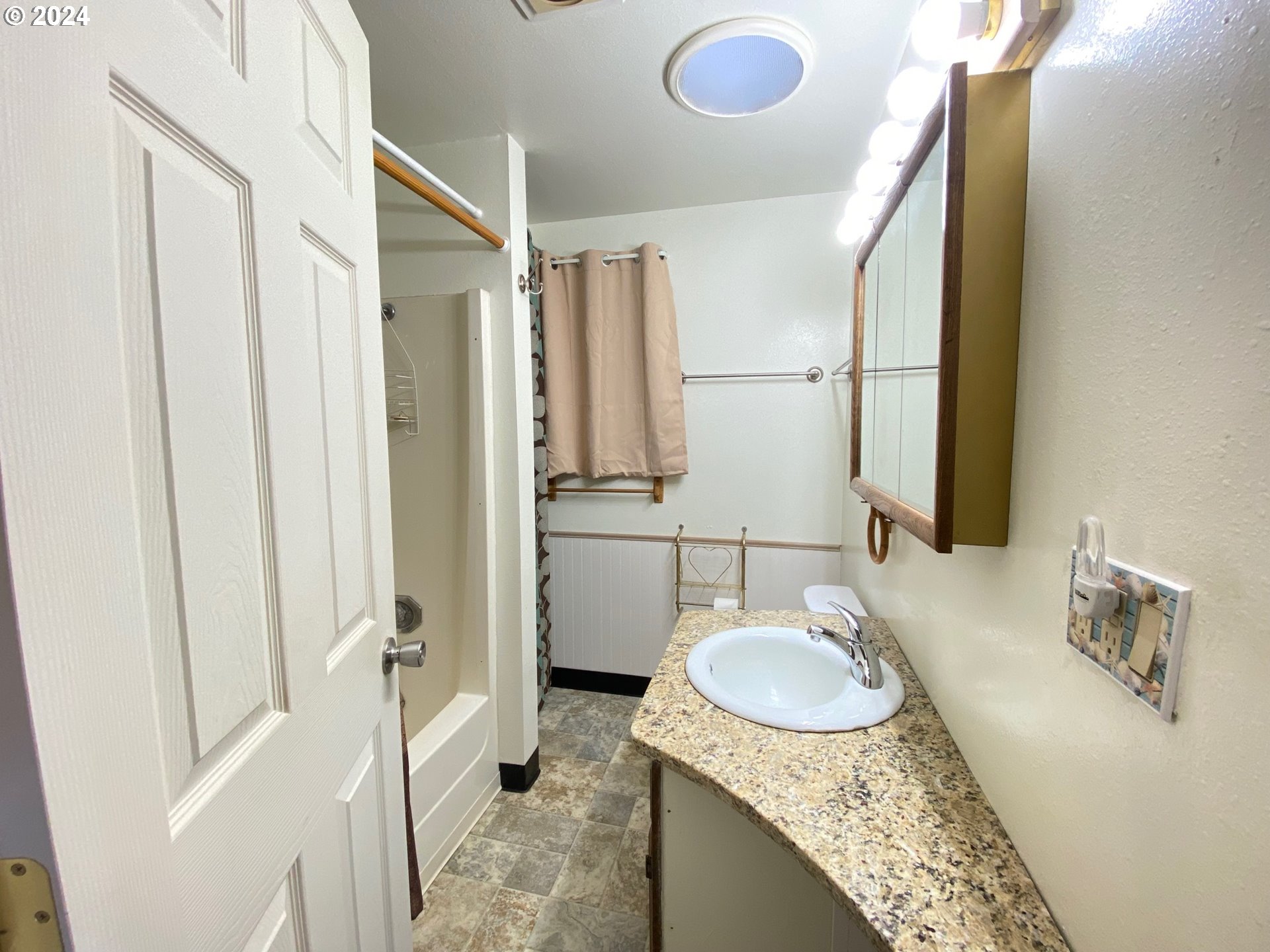 715 Jackson Avenue Coos Bay, OR 97420 - Photo 15 of 42
