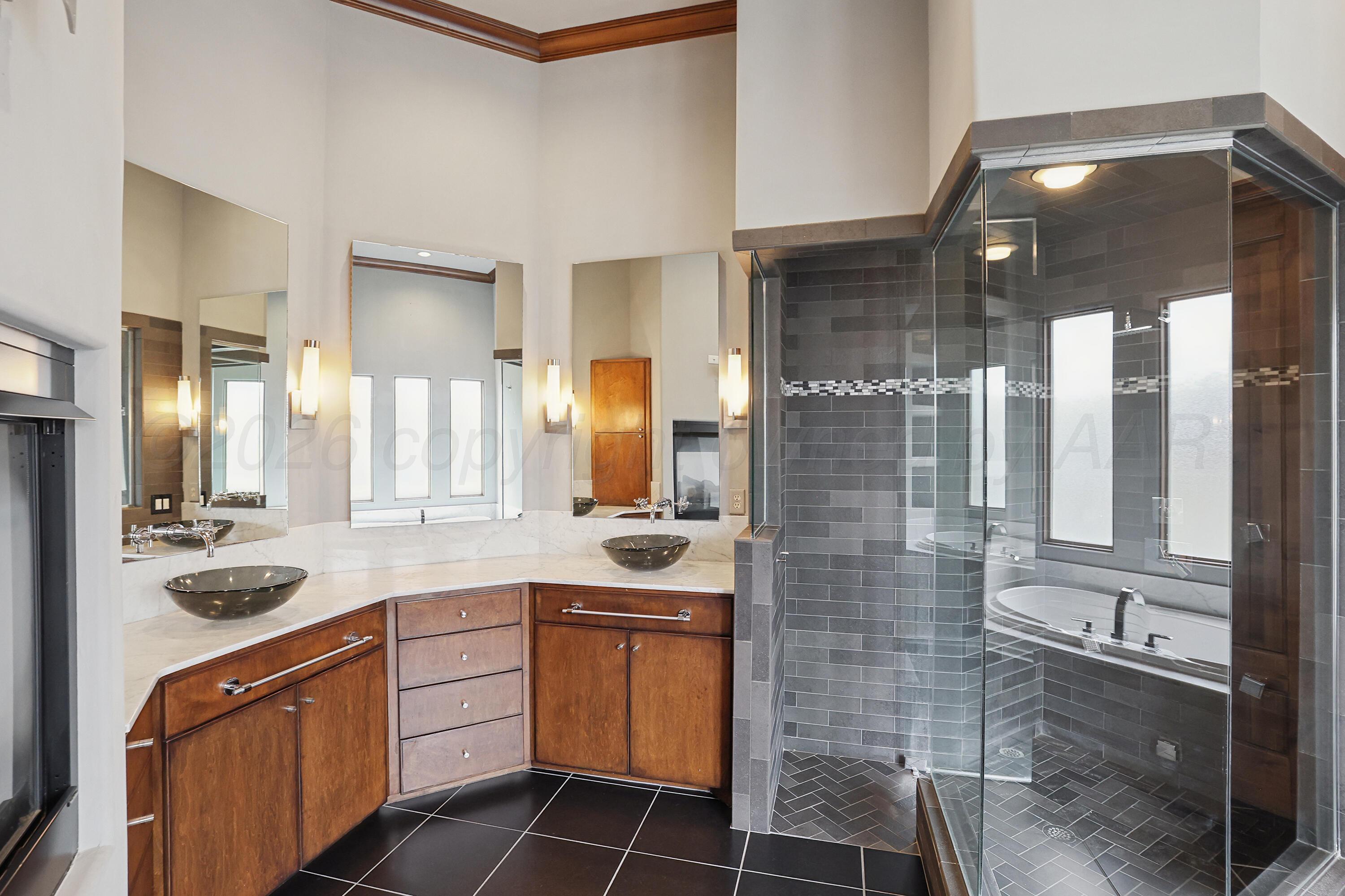 13 Prestwick Lane Amarillo, TX 79124 - Photo 24 of 51 18-Primary Bath