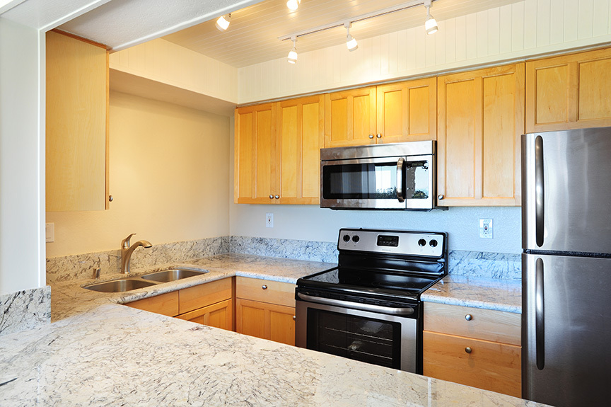 3375 Foothill Road, Unit 525 Carpinteria, CA 93013 - Photo 3 of 10 525polo_kitchen_web