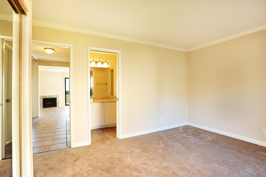 3375 Foothill Road, Unit 525 Carpinteria, CA 93013 - Photo 8 of 10 525polo_masterbed2_web