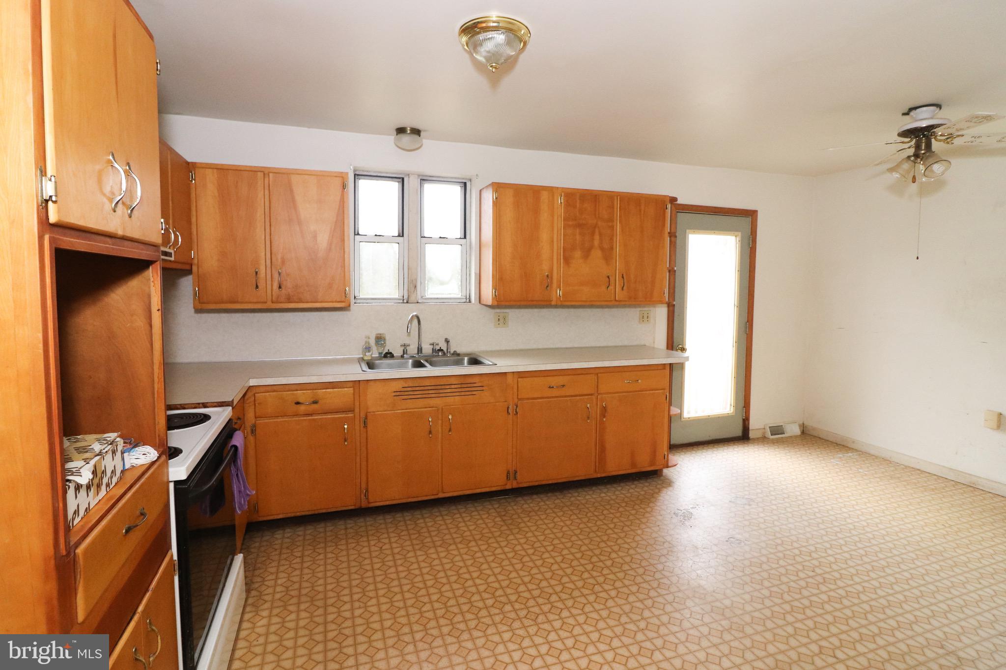 377 Hill Road Denver, PA 17517 - Photo 5 of 20