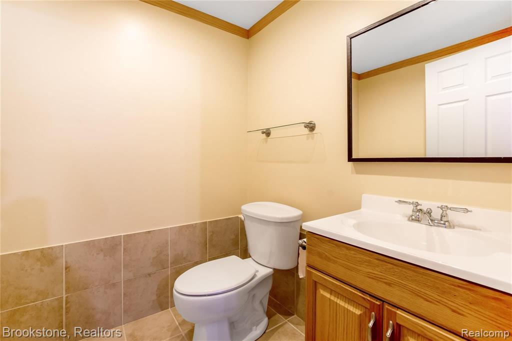 2634 Simpson Drive Rochester Hills, MI 48309 - Photo 28 of 37