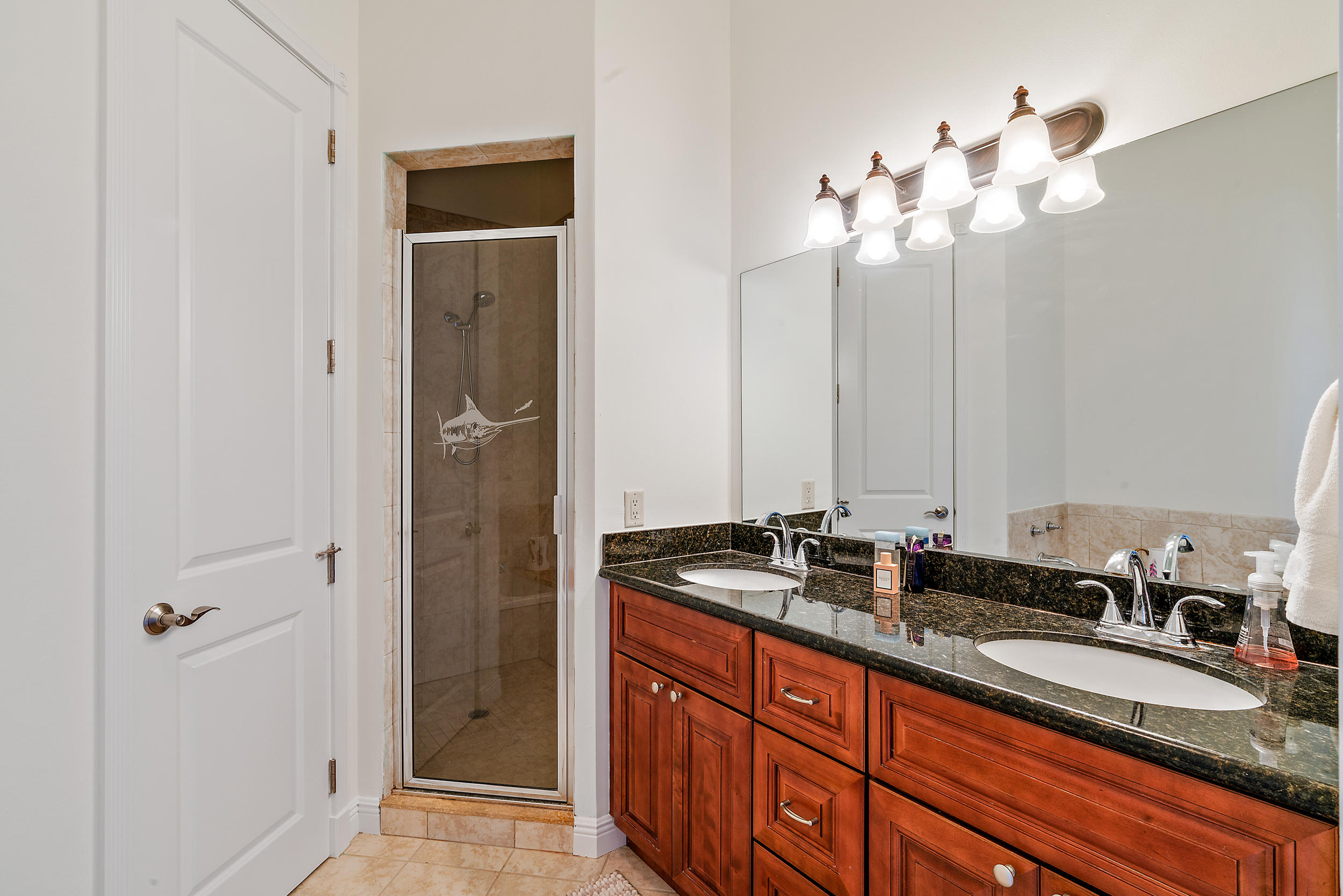 301 Del Sol Circle Tequesta, FL 33469 - Photo 18 of 39 Master Bath