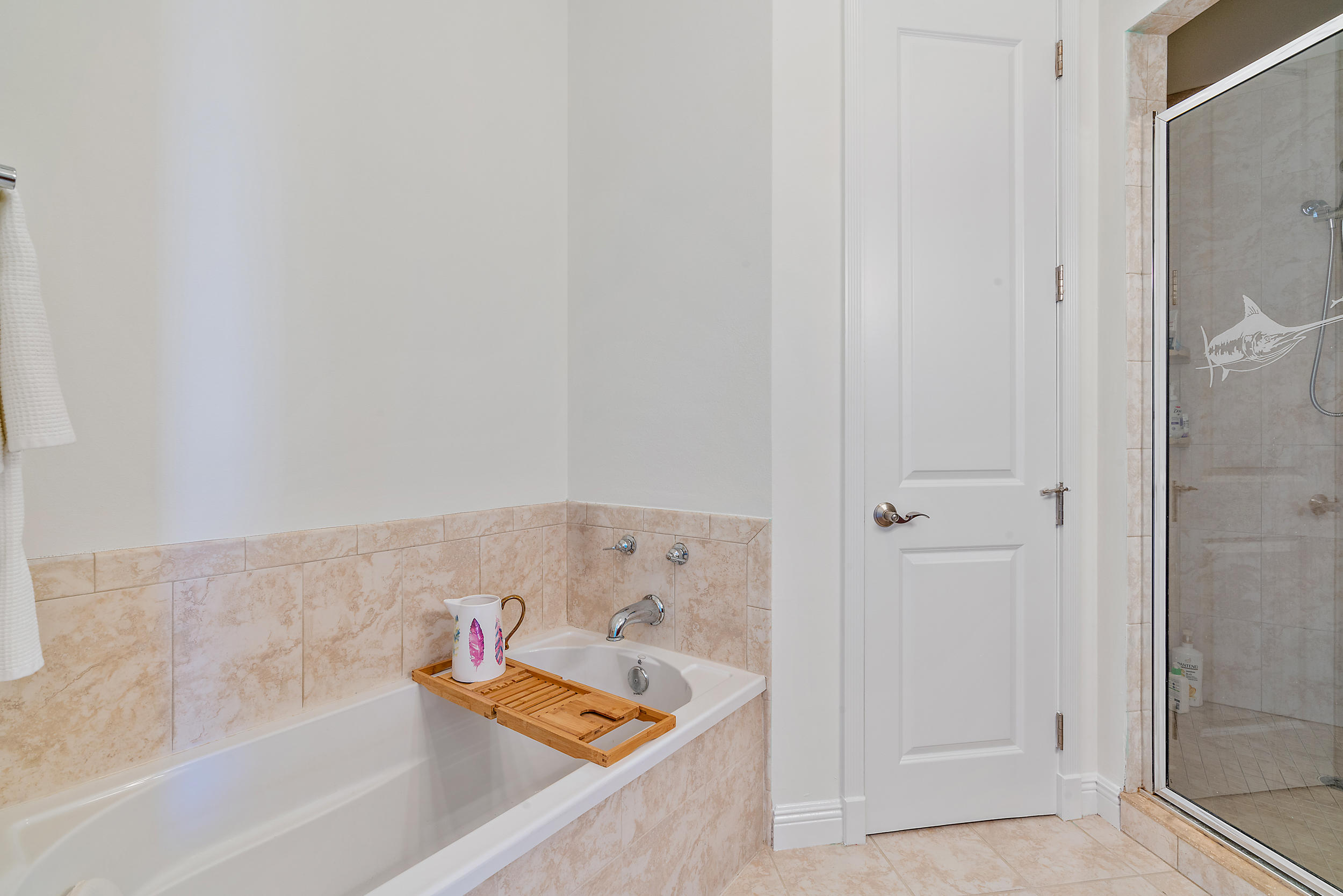 301 Del Sol Circle Tequesta, FL 33469 - Photo 19 of 39 Master Bath Tub