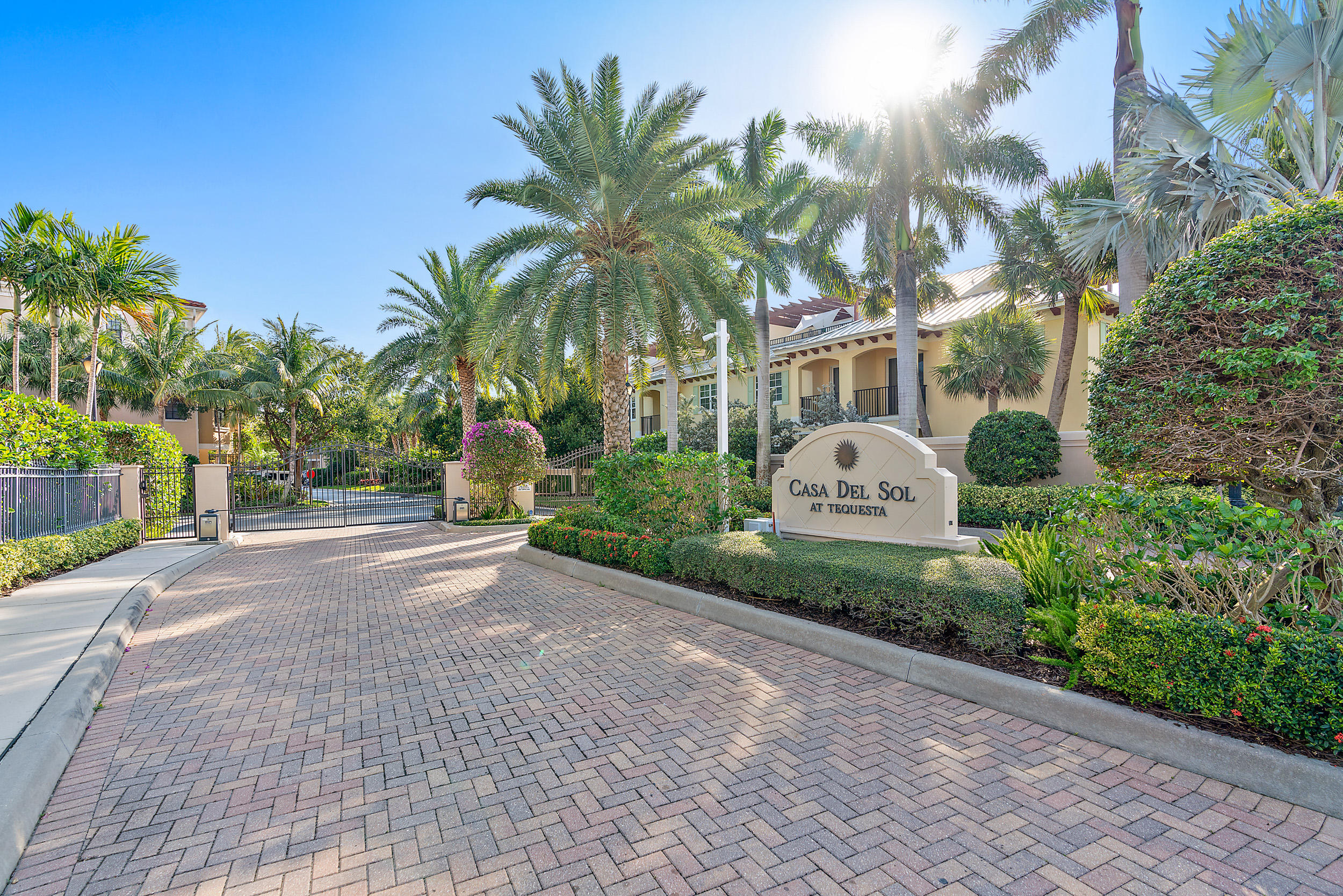 301 Del Sol Circle Tequesta, FL 33469 - Photo 31 of 39 Casa Del Sol Entrance