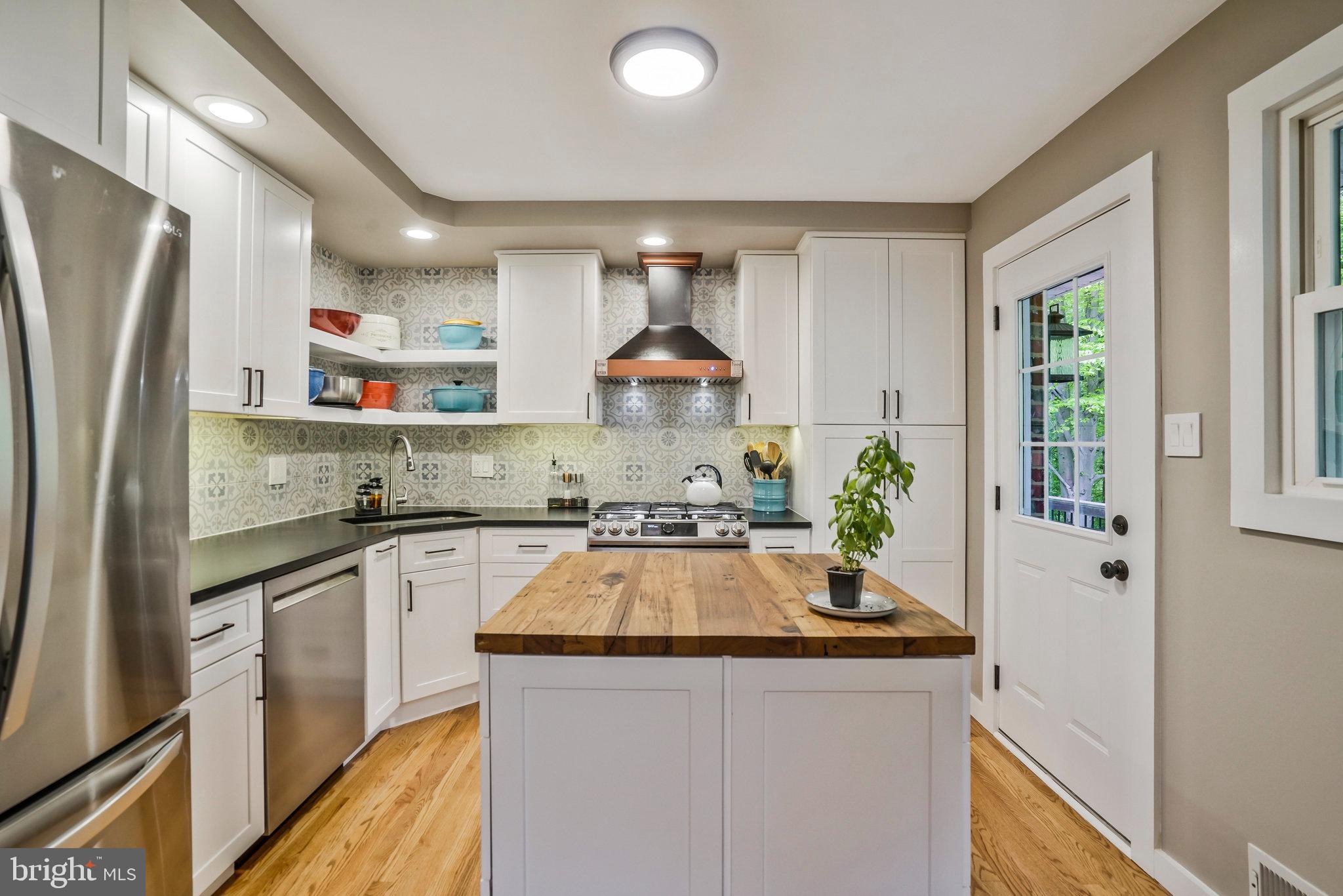 5642 Inverchapel Road Springfield, VA 22151 - Photo 5 of 74