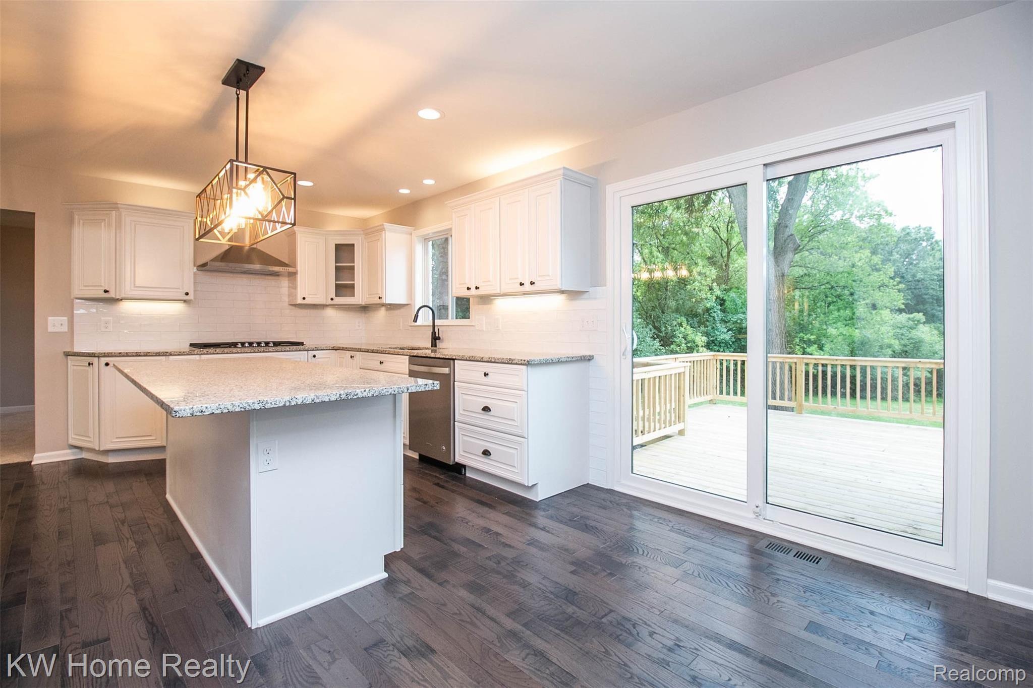 4260 Stoddard Road West Bloomfield, MI 48323 - Photo 16 of 47 17.jpg