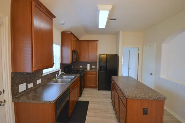 $1,800 | 11115 Barker Park Court, Cypress, TX 77433