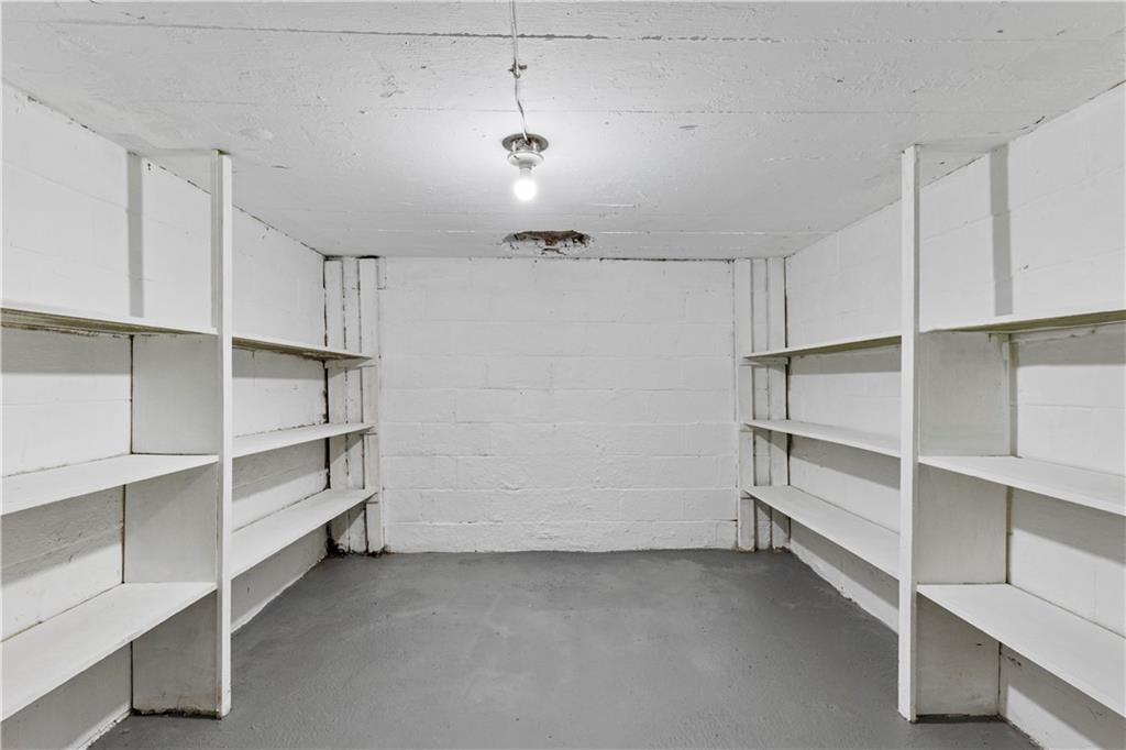 124 Saunders Station Road Trafford, PA 15085 - Photo 18 of 27 a view of an empty walk in closet