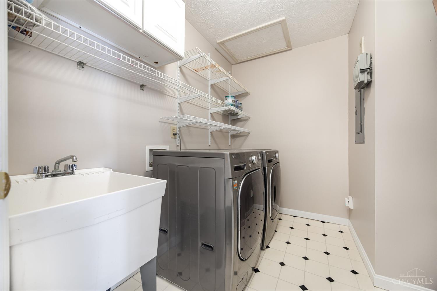 3363 Diehl Road, Unit 27 Cincinnati, OH 45211 - Photo 13 of 18 Gallery Image 13
