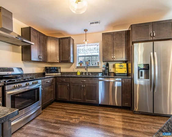 $384,900 | 186 Rosewood Drive, Scottsville, VA 24590