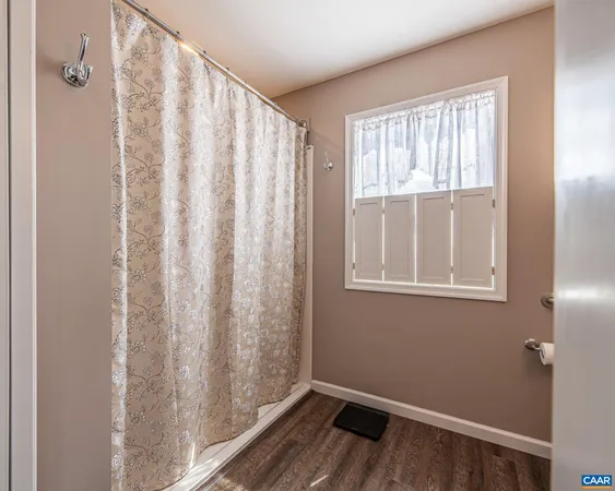 $384,900 | 186 Rosewood Drive, Scottsville, VA 24590