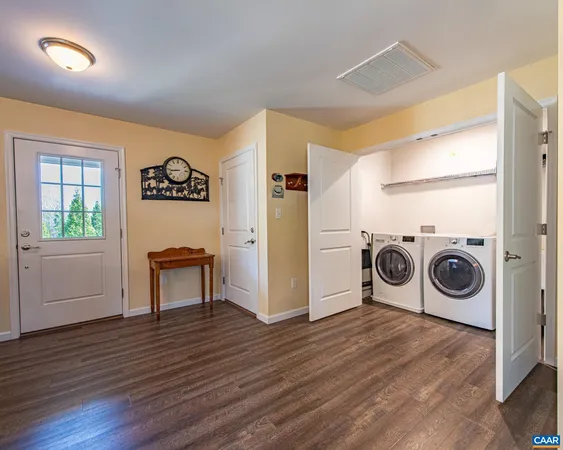 $384,900 | 186 Rosewood Drive, Scottsville, VA 24590