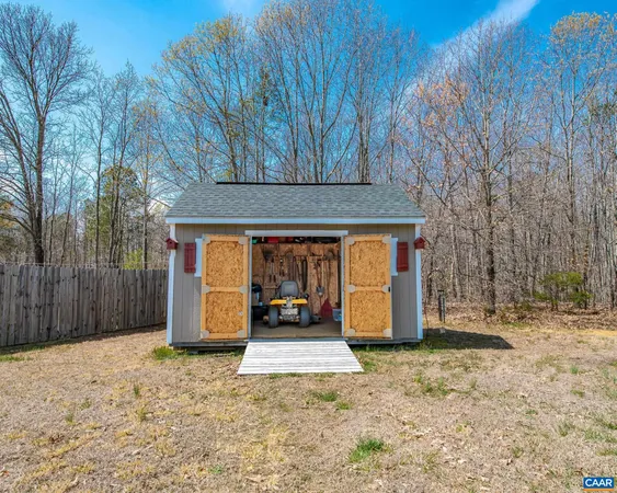 $384,900 | 186 Rosewood Drive, Scottsville, VA 24590