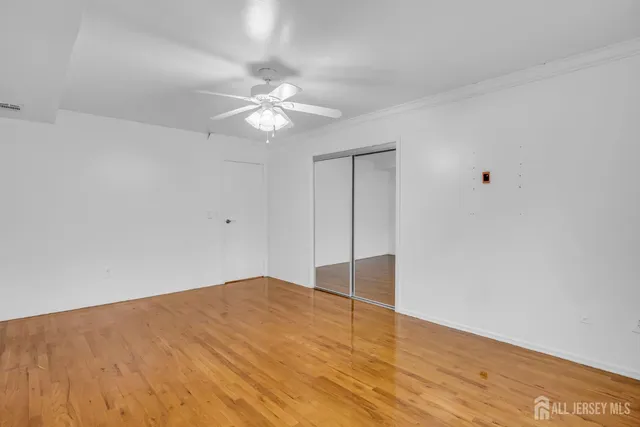 $269,900 | 14 College Drive, Edison, NJ 08817