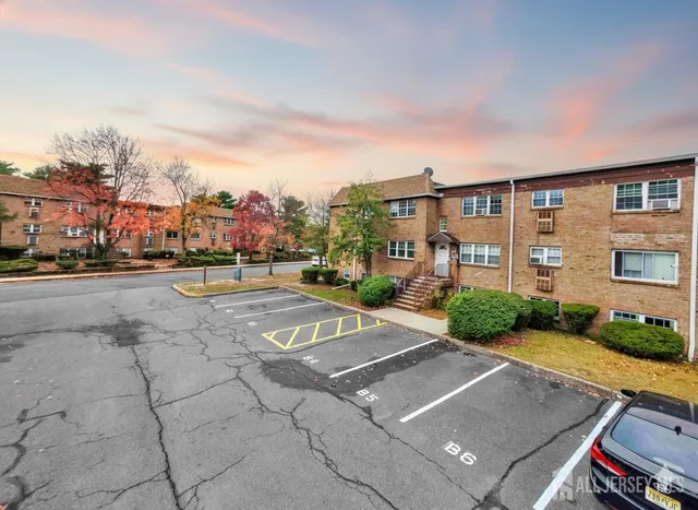 $269,900 | 14 College Drive, Edison, NJ 08817