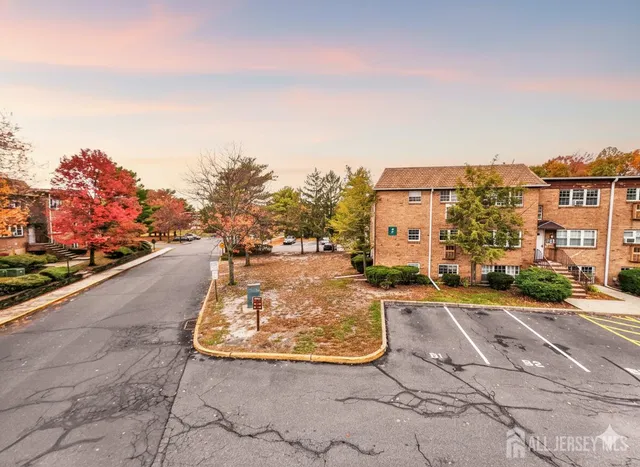 $269,900 | 14 College Drive, Edison, NJ 08817