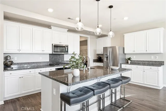 $1,179,000 | 19532 Martellus Drive, Saugus, CA 91350