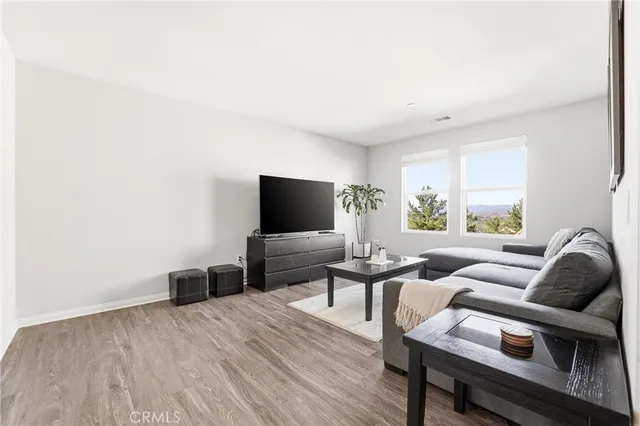 $1,179,000 | 19532 Martellus Drive, Saugus, CA 91350