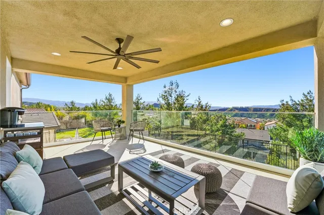 $1,179,000 | 19532 Martellus Drive, Saugus, CA 91350