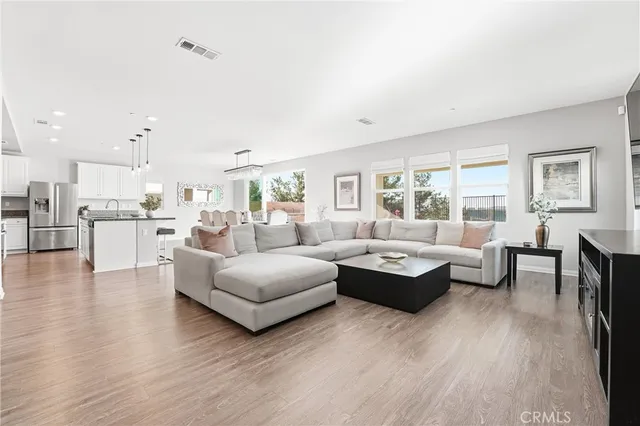 $1,179,000 | 19532 Martellus Drive, Saugus, CA 91350