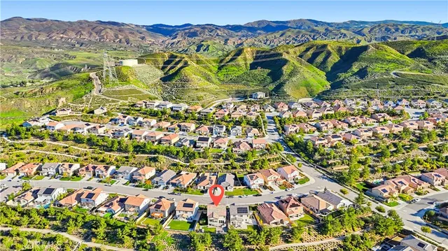 $1,179,000 | 19532 Martellus Drive, Saugus, CA 91350