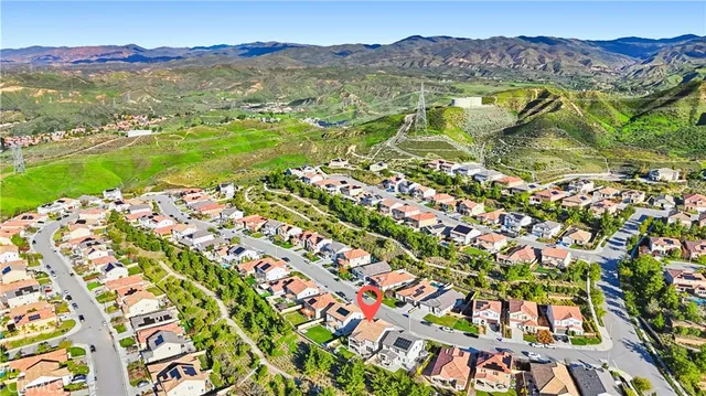 $1,179,000 | 19532 Martellus Drive, Saugus, CA 91350