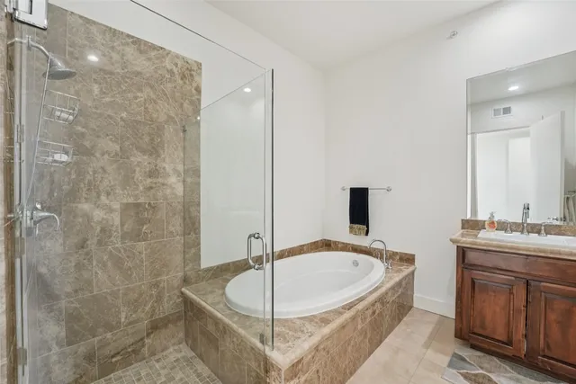 $469,000 | 1101 Ivean Pearson Road, Unit E203, Lago Vista, TX 78645