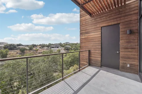 $425,000 | 1101 Ivean Pearson Road, Unit E203, Lago Vista, TX 78645