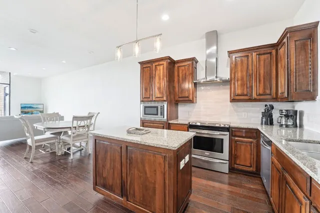 $469,000 | 1101 Ivean Pearson Road, Unit E203, Lago Vista, TX 78645