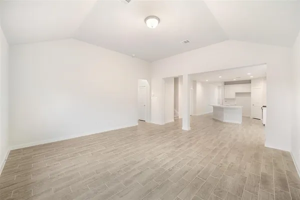 $2,700 | 770 Dewberry Road, La Marque, TX 77568