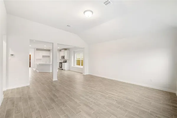 $2,700 | 770 Dewberry Road, La Marque, TX 77568